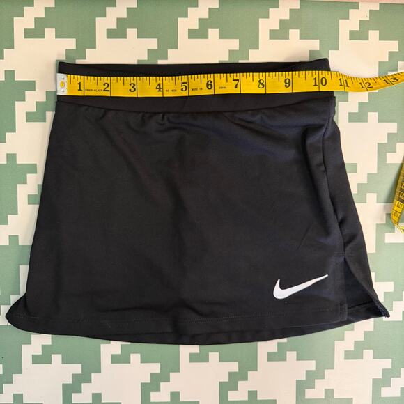 Nike Girls Dri-FIT Skirt With Built In Shorts Size 5-6 Yrs Black Athletic Skort - Picture 5 of 6